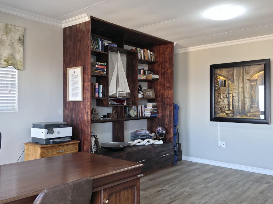 4 Bedroom Property for Sale in Wavecrest Eastern Cape